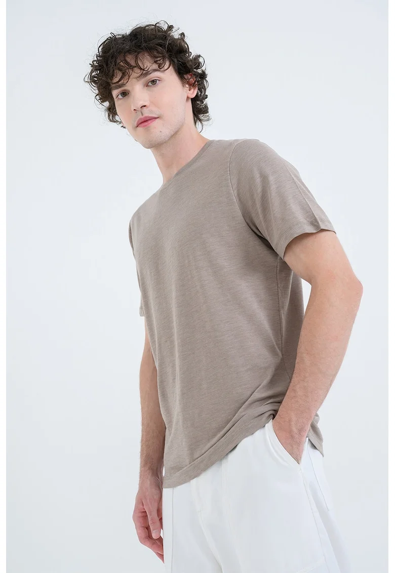 Tricou cu decolteu rotund, Maro taupe deschis