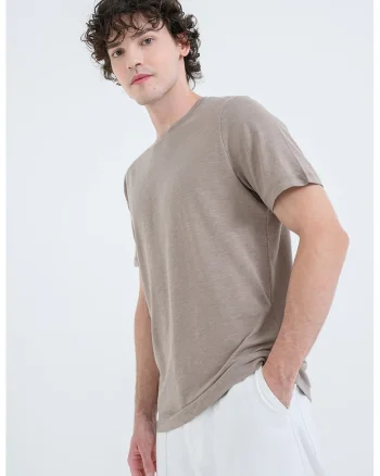 Tricou cu decolteu rotund, Maro taupe deschis