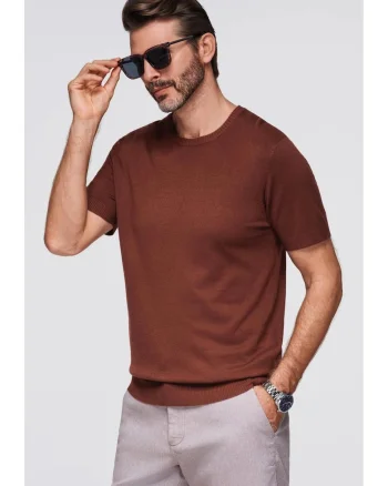 Tricou tricotat fin, Visiniu
