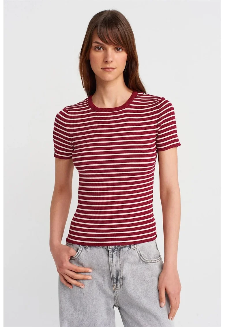 Bluza dama,  tricotata cu nervuri si dungi, visiniu, casual, maneca scurta, fara inchidere,