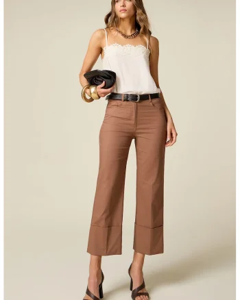 Pantaloni crop drepti, Roz prafuit