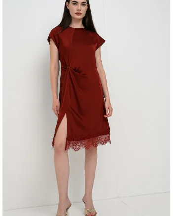 Rochie din satin cu slit lateral, Rosu inchis/Visiniu inchis