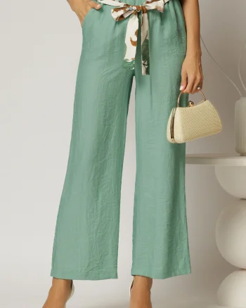 Pantaloni verde menta din viscoza cu croi lejer si cordon cu print
