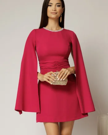 Rochie DY Fashion scurta magenta cu maneci lungi crapate si aplicatii la decolteu