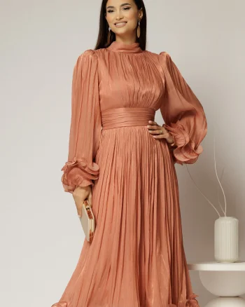 Rochie midi roz coniac de ocazie din voal peliculizat cu maneci ample cu volanase