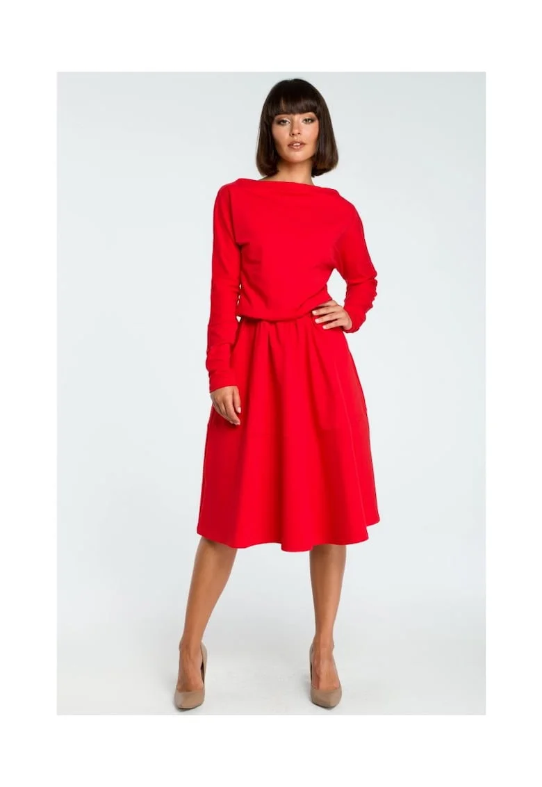 Rochie evazata cu maneci lungi,