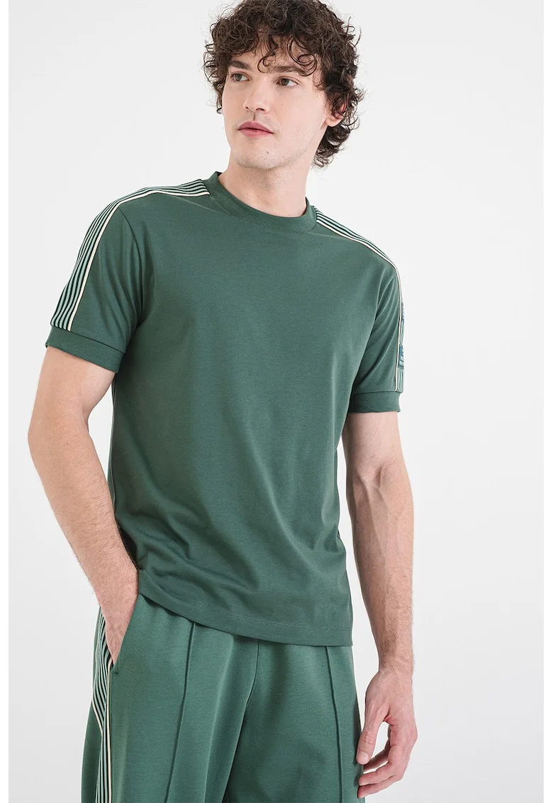 Tricou cu decolteu la baza gatului si dungi laterale contrastante, Verde padure
