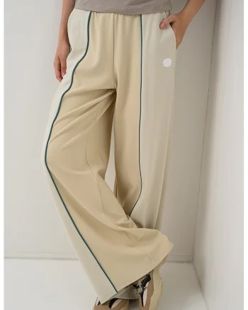 Pantaloni relaxed fit cu model in dungi, Crem