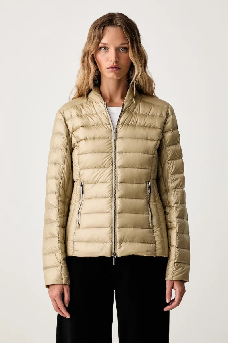 Armani Exchange geacă cu puf pentru femei