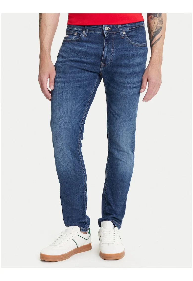Blugi slim fit conici,