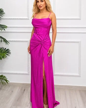Rochie lunga de ocazie MIRUNEEA, cu crapatura pe picior si cristale, Fucsia, Marime S/M