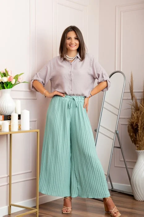 Pantaloni plisati turcoaz aqua cu elastic in talie