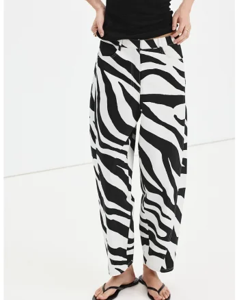Pantaloni cu imprimeu zebra si buzunare, Alb/Negru