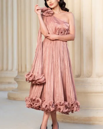 Rochie eleganta roz Caroline midi din voal peliculizat plisat