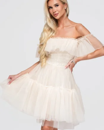Rochie eleganta, din tul roz, cu umeri goi si volane delicate, Ecru