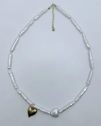 Colier handmade, cu perle de cultura, pandantiv inima argint 925 placat cu aur. inchideri din argint 40cm +5 cm prelungire