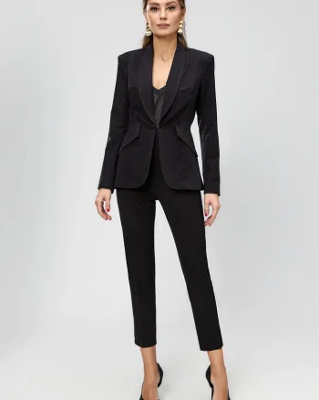 Compleu elegant negru format din pantaloni cu talie inalta si sacou cambrat