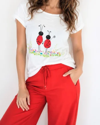 Tricou din bumbac alb, pictat manual, cu buburuze indragostite