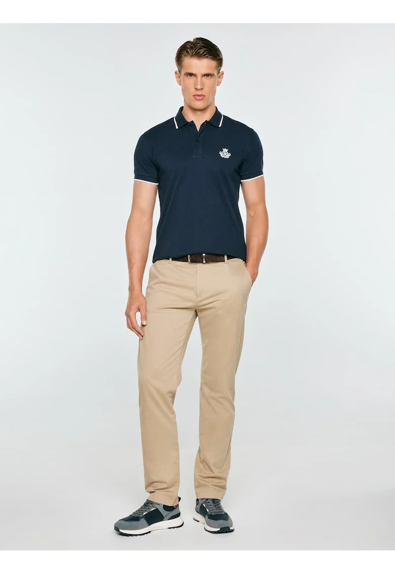 Tricou polo slim fit cu detaliu brodat