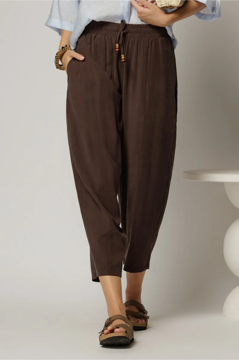 Pantaloni maro de zi din tencel cu snur si elastic pe talie