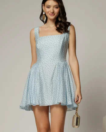 Rochie scurta bleu cu buline din tencel cu snur la spate si decolteu patrat