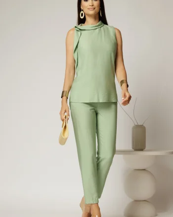 Compleu verde fistic din vascoza cu bluza fara maneci si pantalon lejer