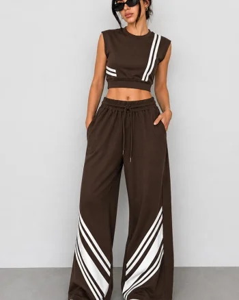 Compleu sport de dama BLAKE, cu pantaloni wide leg evazati si top crop, MARO Ciocolata