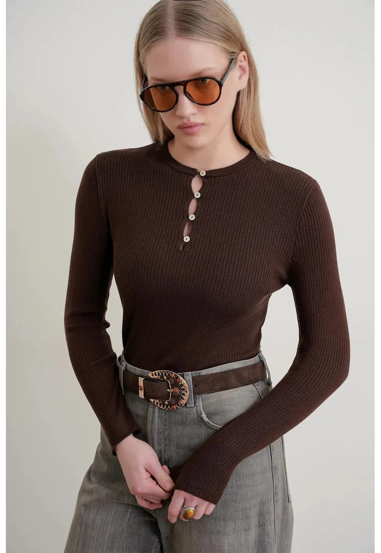 Pulover dama,  guler rotund, maro cafeniu, tricot
