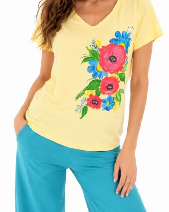 Tricou galben din bumbac  pictat manual, cu maci si flori de camp,unicat