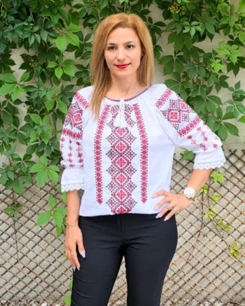 Ie Traditionala Laura 3