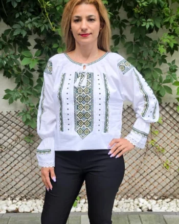 Ie Traditionala Laura 4