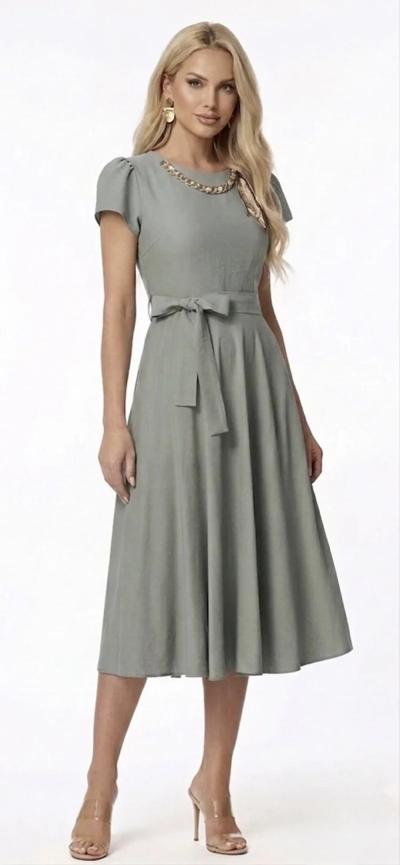 Rochie vaporoasa de zi cu croiala in clos