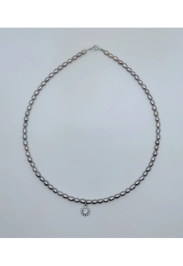 Colier handmade, realizat din perle de cultura roz, charm argint placat rodiu soare 8.5x11 mm zirconiu alb, inchideri argint, lungime:38 cm