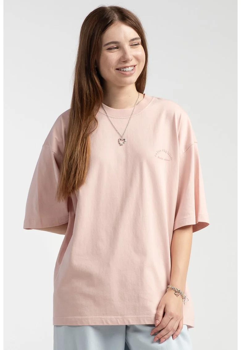 Tricou supradimensionat cu decolteu la baza gatului