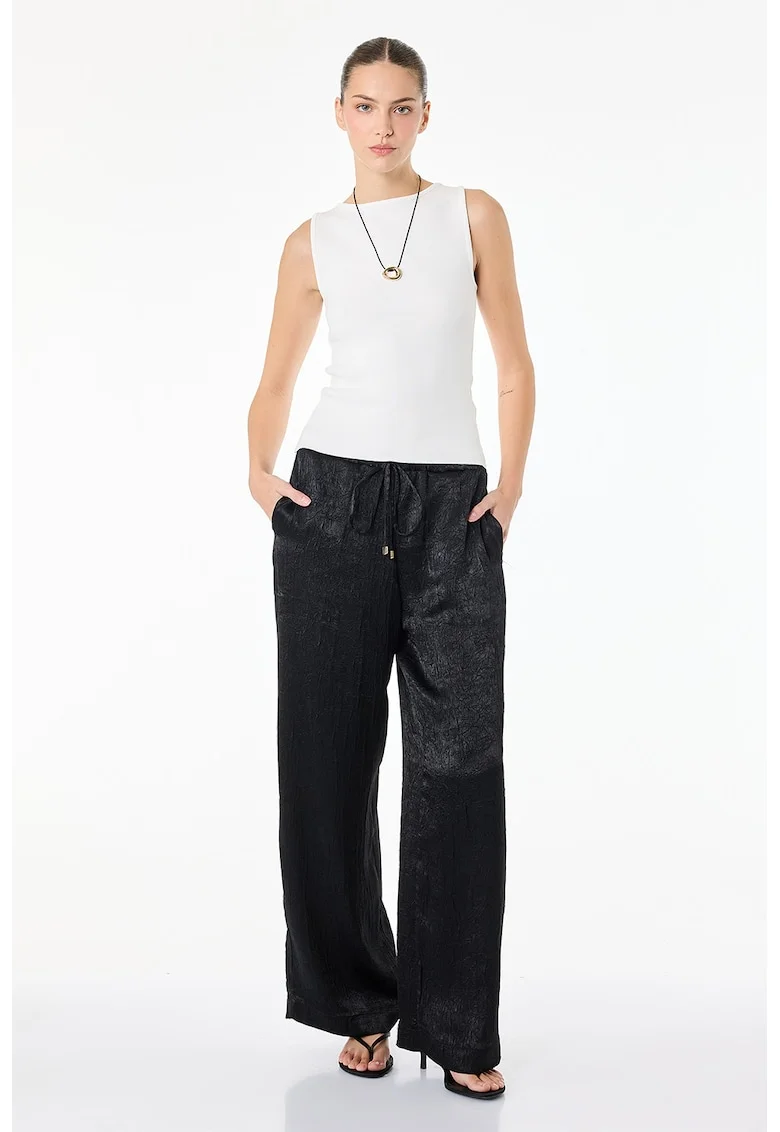 Pantaloni cu croiala ampla, snur si buzunare laterale, Negru