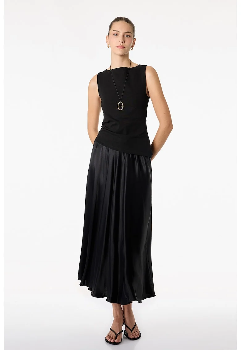 Fusta evazata de satin, Negru