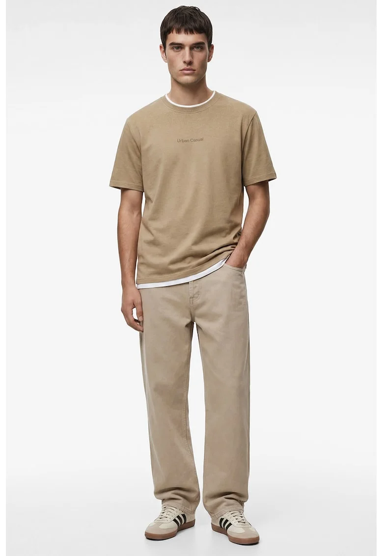 Tricou regular fit de bumbac cu imprimeu text discret, Maro camel