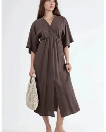 Rochie midi,  petrecuta, decolteu in V, maneci trei sferturi, maro, poliester