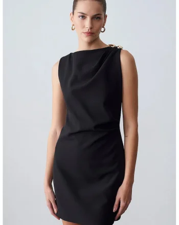 Rochie mini,  eleganta, neagra, crep, fara maneci, fermoar