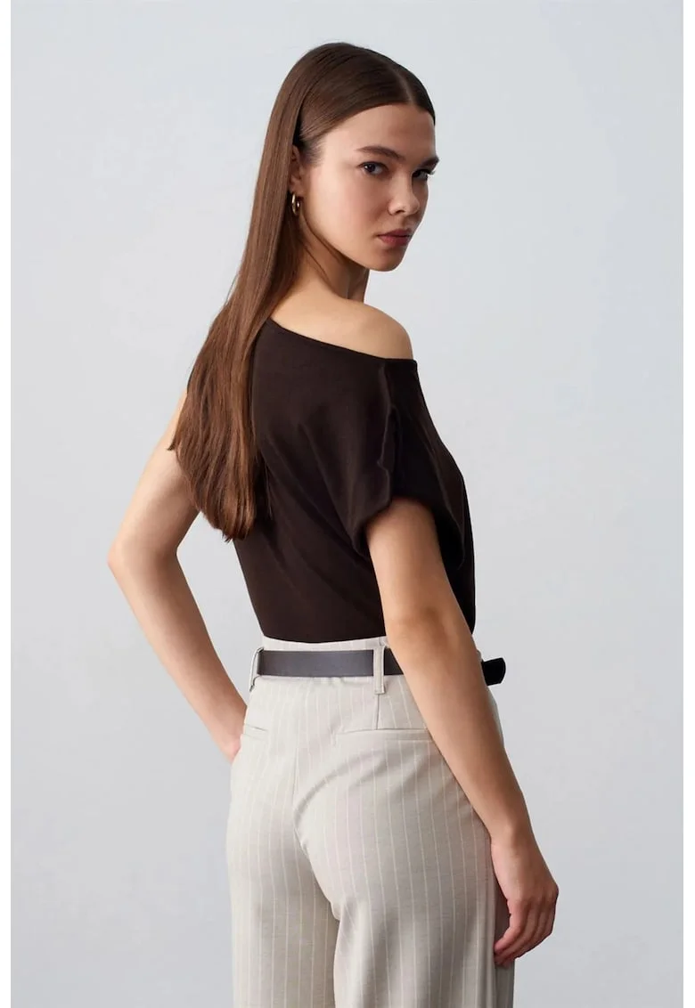 Bluze, Femei, Bluza  din crep fara maneci cu umeri goi, Maro Cafea, UNI Standard,