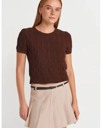 Bluza dama,  scurta, cu nervuri texturate, maro cafea, 100% poliamida,