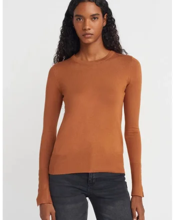 Pulover dama,  guler rotund, croiala slim, maro camel, viscoza,