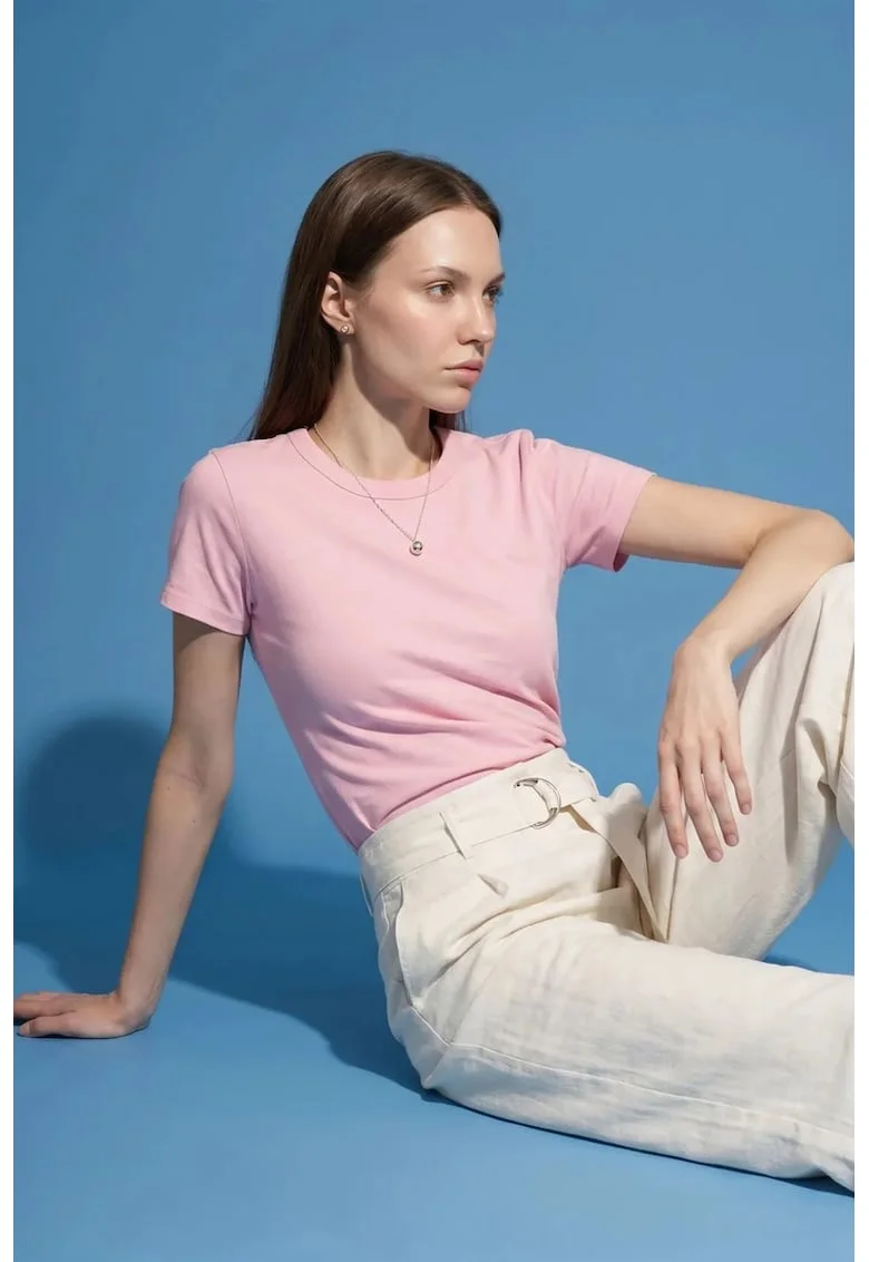 Tricouri dama,  tricou cu guler rotund, roz pudra, fabricat din material de calitate