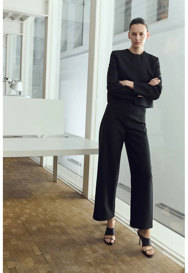 Pantaloni cu croiala dreapta si talie medie, Negru