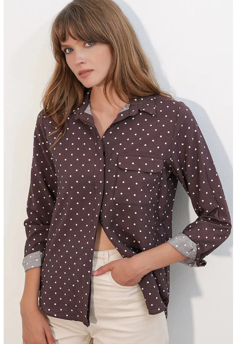 Camasa supradimensionata  cu buline, maro mocha inchis/alb, viscoza si nylon, maneci lungi, guler clasic