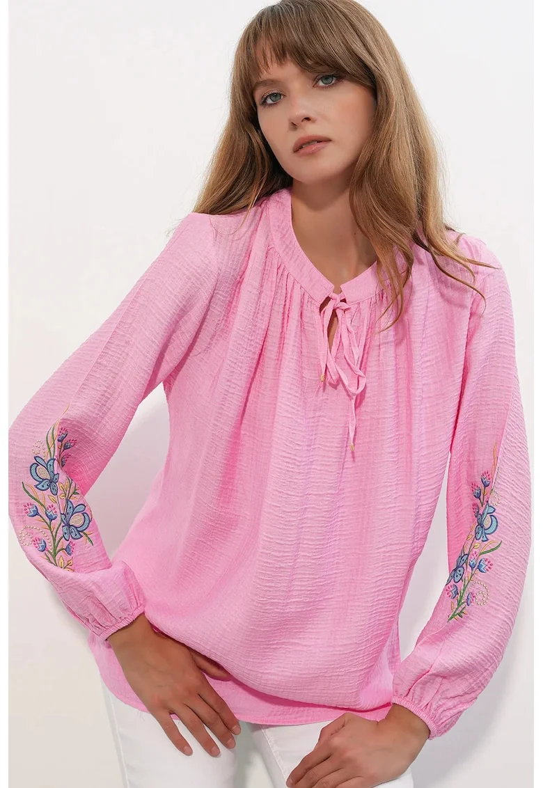 Bluza dama,  bluza supradimensionata, broderie, roz intens, crep