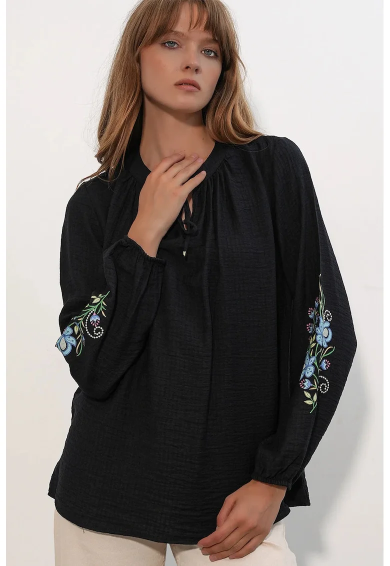 Bluza dama,  bluza supradimensionata, brodata, negru, crep
