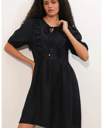 Rochie mini  casual, neagra, cu volanase, din viscoza si nailon