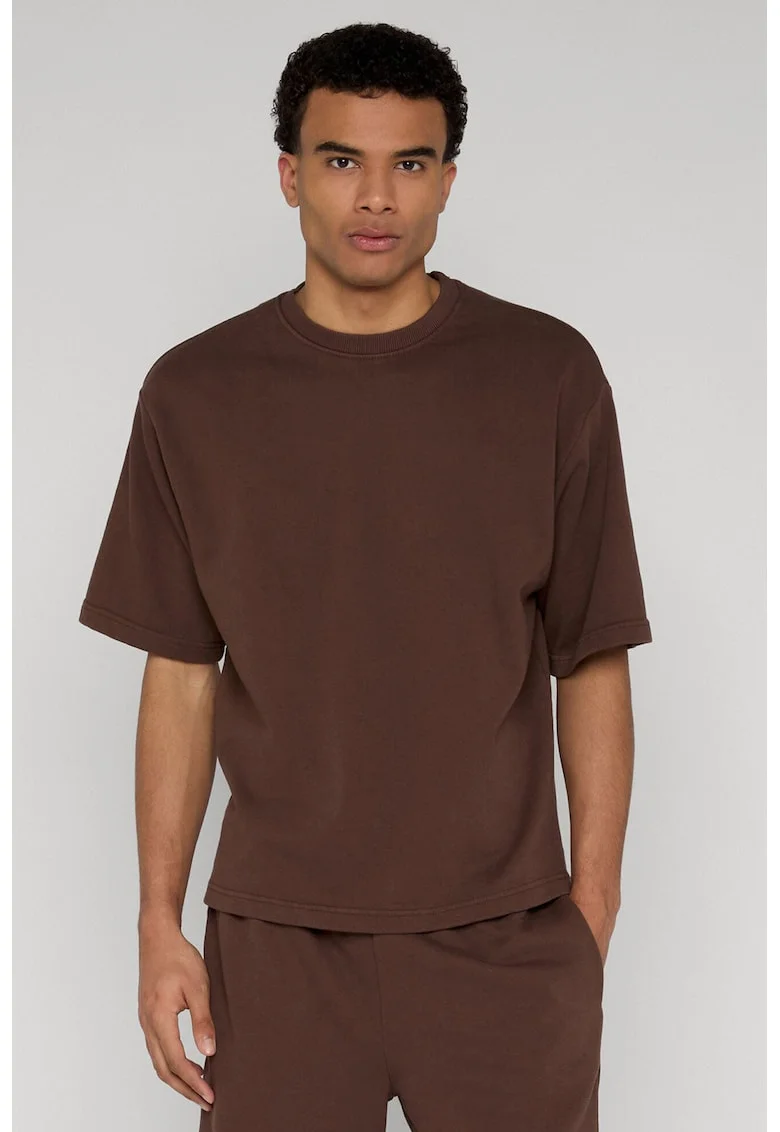 Tricou lejer cu decolteu la baza gatului, Maro