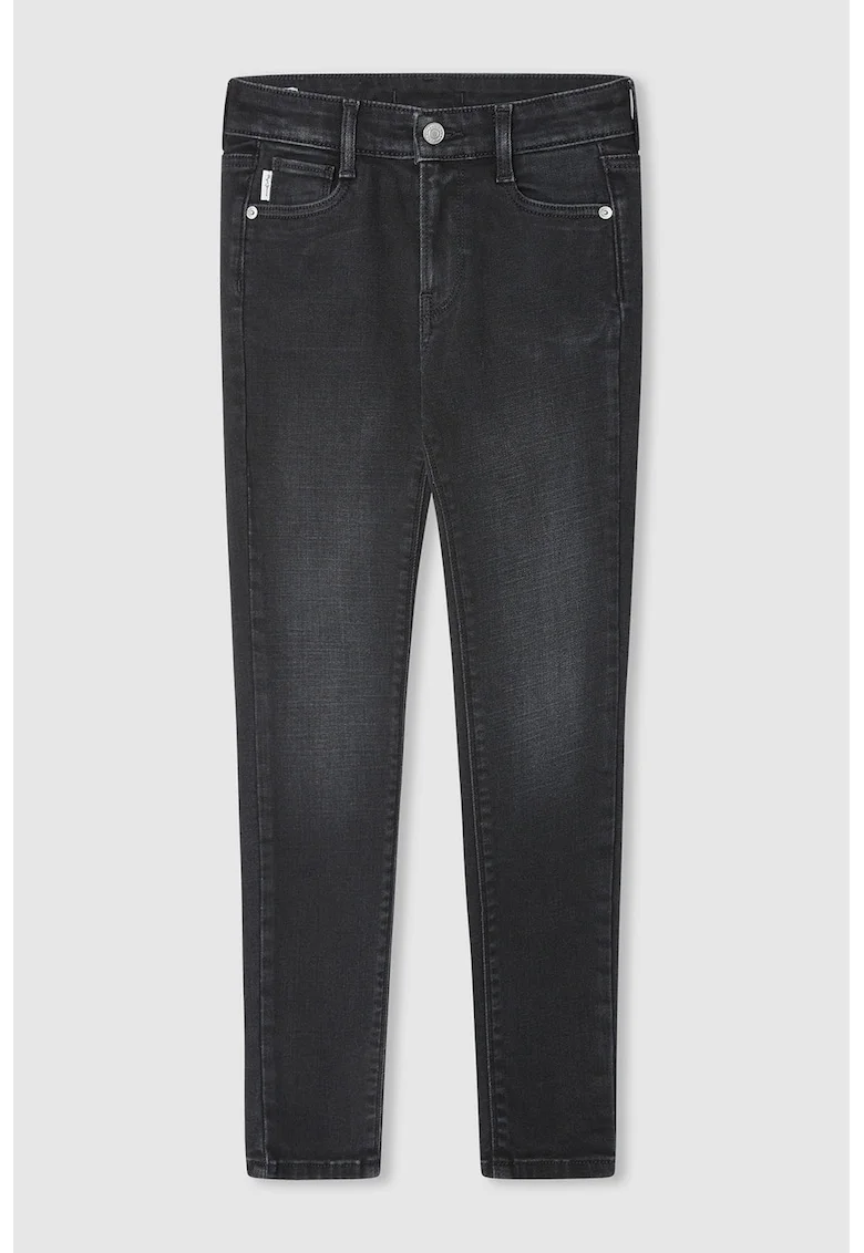 Blugi skinny, Negru